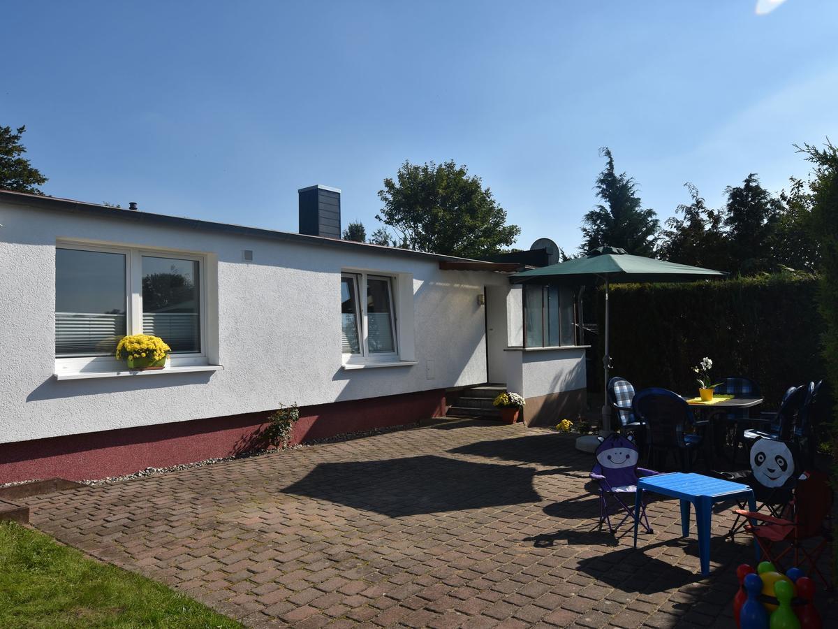 Modern Bungalow In Kroepelin With Garden Villa Exterior foto
